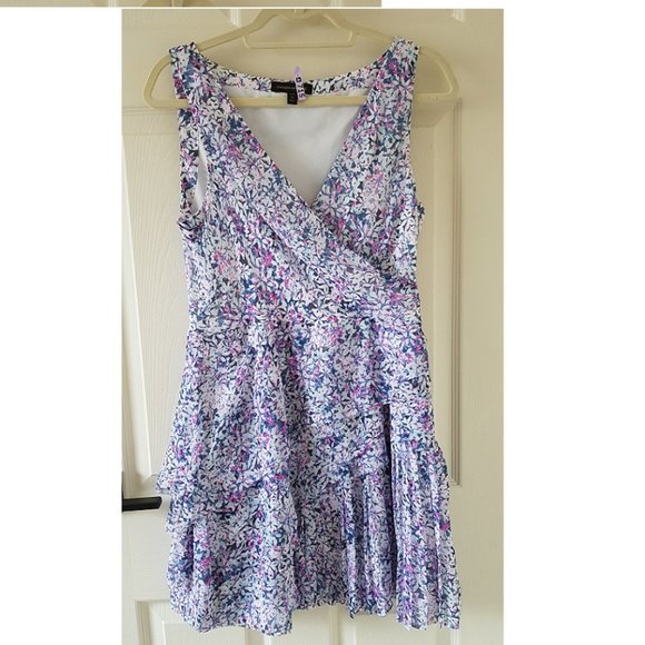 Banana Republic floral pleated chiffon dress - Picture 3 of 9